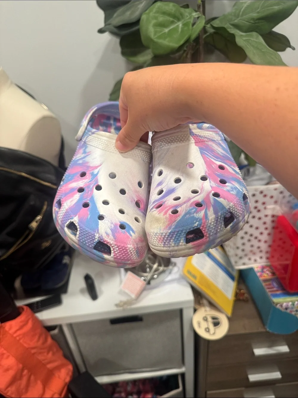 Crocs size J6 Kids Tie-Dye Comfort Clogs - Pink & Blue